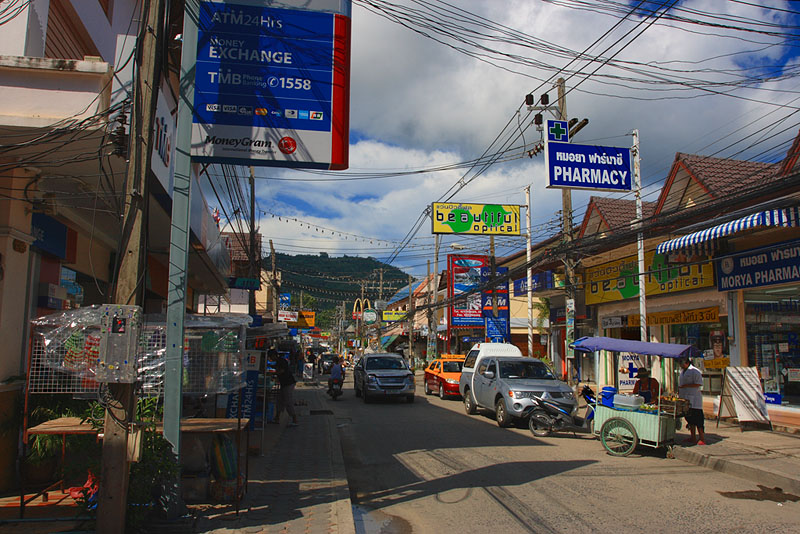 Lamai beach road