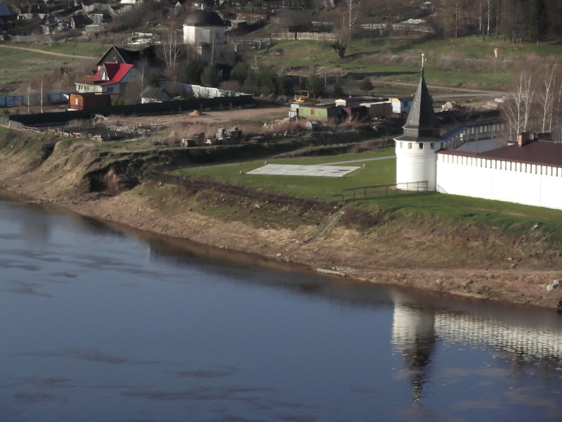 Прилетит к нам Спаситель в голубом вертолете...