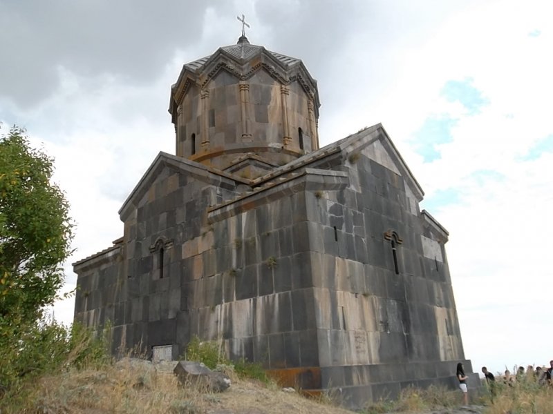 Старинный армянский храм в Марнеули